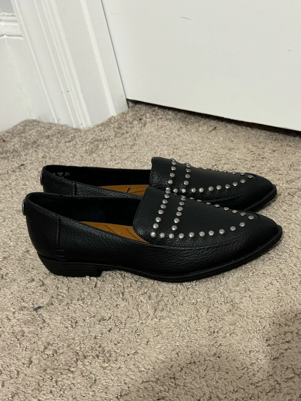 Cool Blowfish Malibu size 6.5 black faux leather silver studded slip on loafers